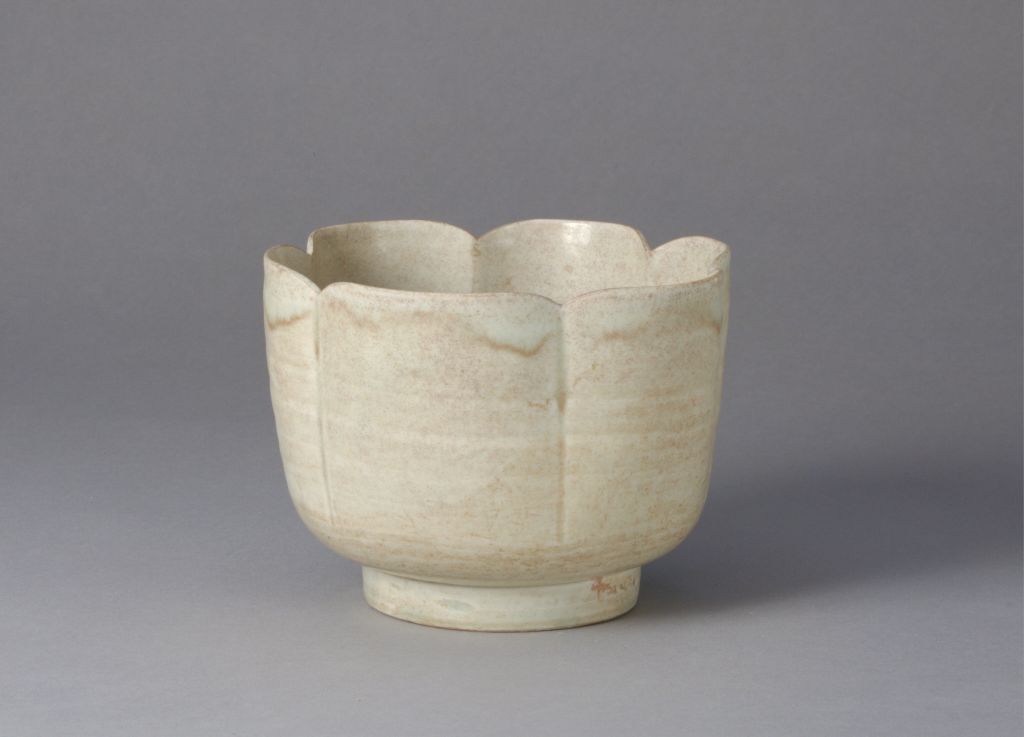 图片[3]-Jingdezhen kiln blue-and-white glaze carved flower injection pot, warm bowl-China Archive